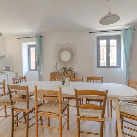 La Terrasse, Deplacements Pro & Equipes Feriehus *